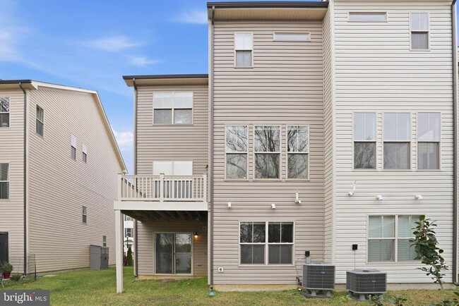 Building Photo - 16368 Fife Wy