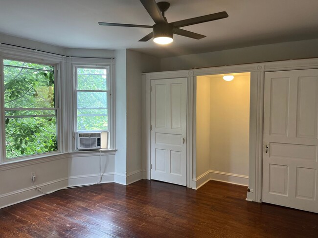 Building Photo - Beautiful 5 Bedroom 2.5 bath Single Family Home in Prime Chestnut Hill Location!