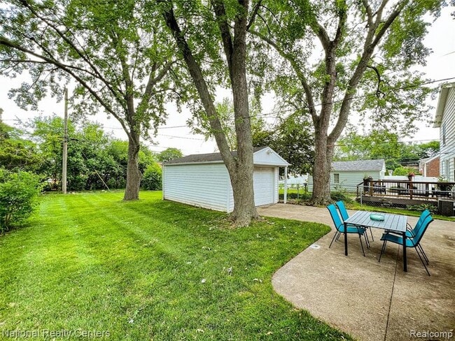 Building Photo - 2108 N Wilson Ave