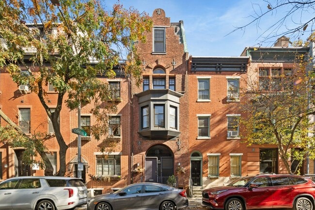 Building Photo - Incredible Rittenhouse Home