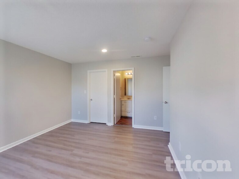 Building Photo - 12298 Wolf Run Rd