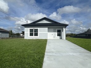 Building Photo - Brand new 2/2 in SW Lehigh Acres!