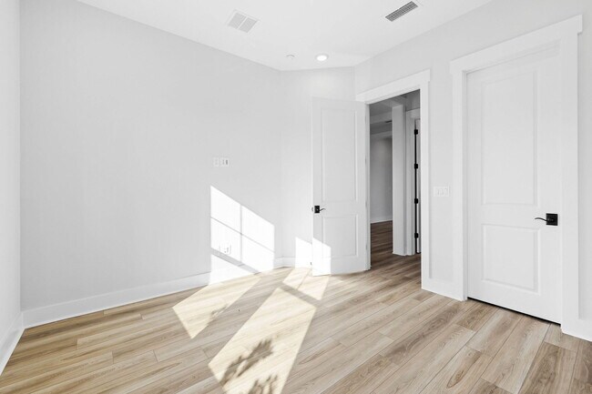 Building Photo - 58 Ferndale Ct