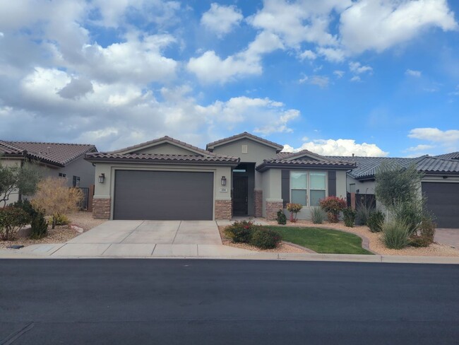 Primary Photo - 3 Bedroom 2 Bath Home - Dog Friendly!