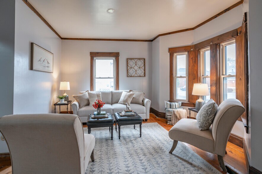 Building Photo - 459 Central St