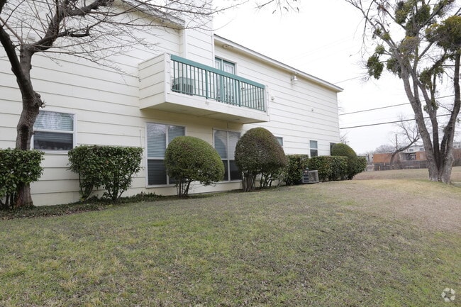 Building Photo - East Side Apartments
