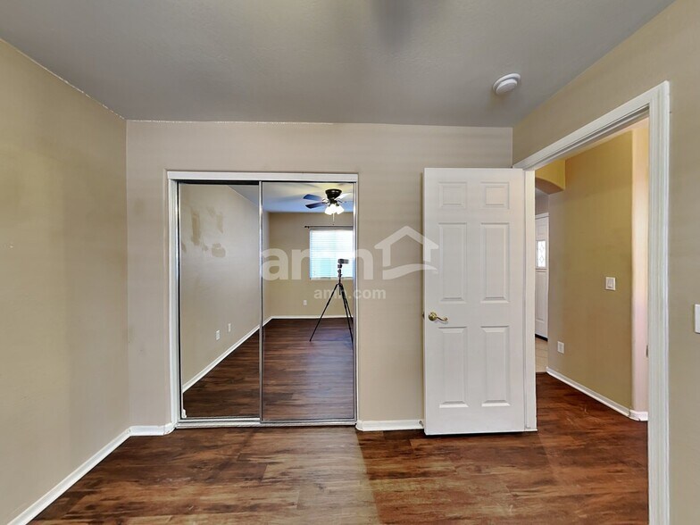 Building Photo - 16776 W Mesquite Dr