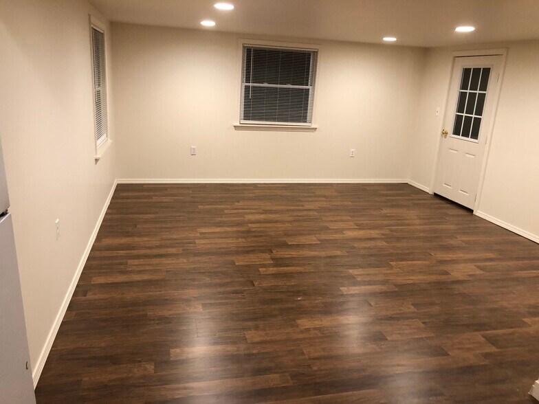 Building Photo - 307 Gilmore Ave