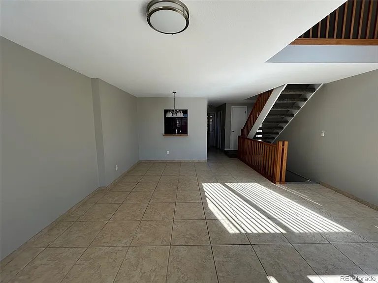 Building Photo - 440 W Rockrimmon Blvd