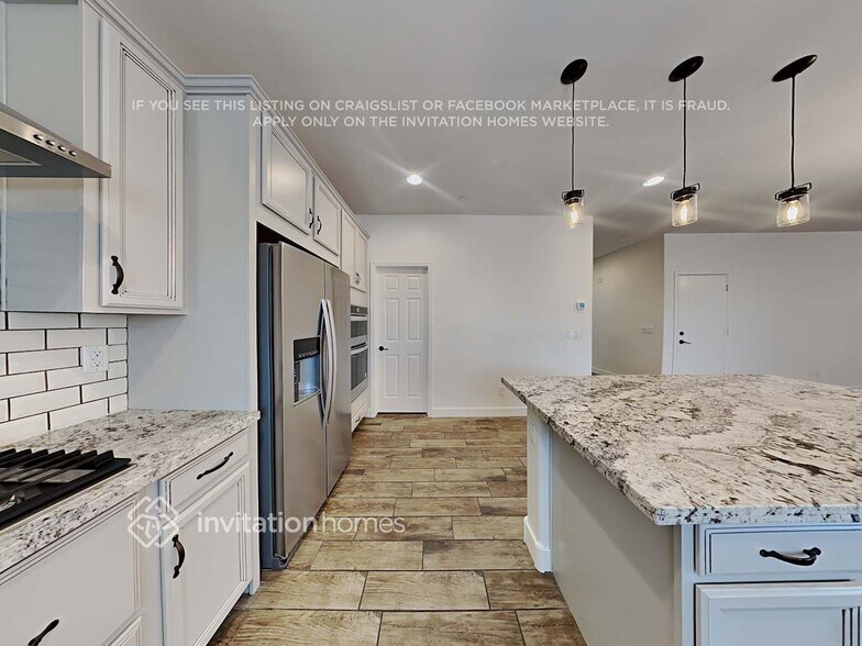 Building Photo - 2105 N 211th Dr