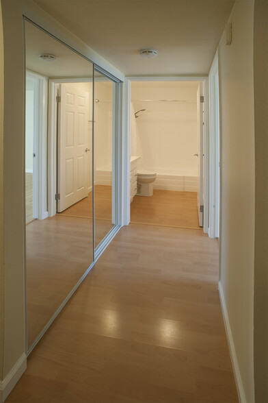 Building Photo - 426 Orange Blossom