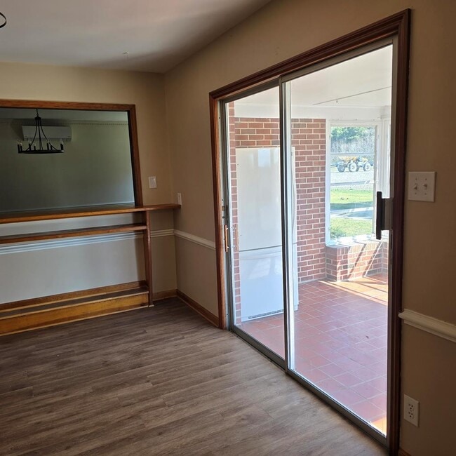 Building Photo - 29093 Arlington Rd