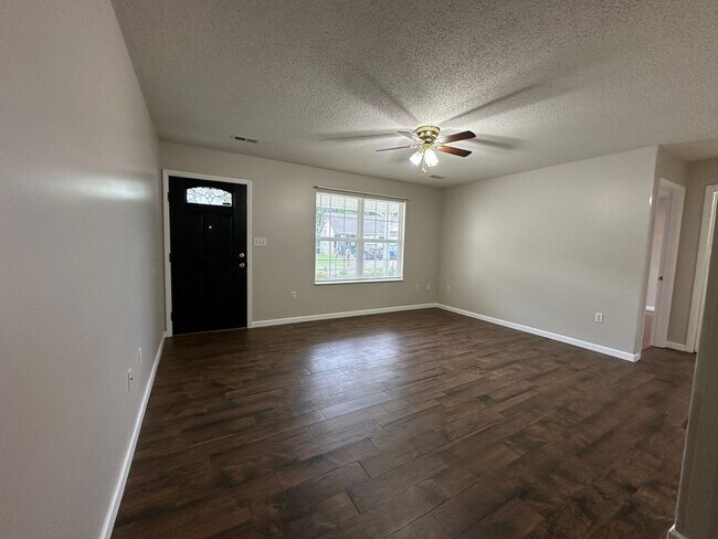 Building Photo - 256 Dumplin Ln
