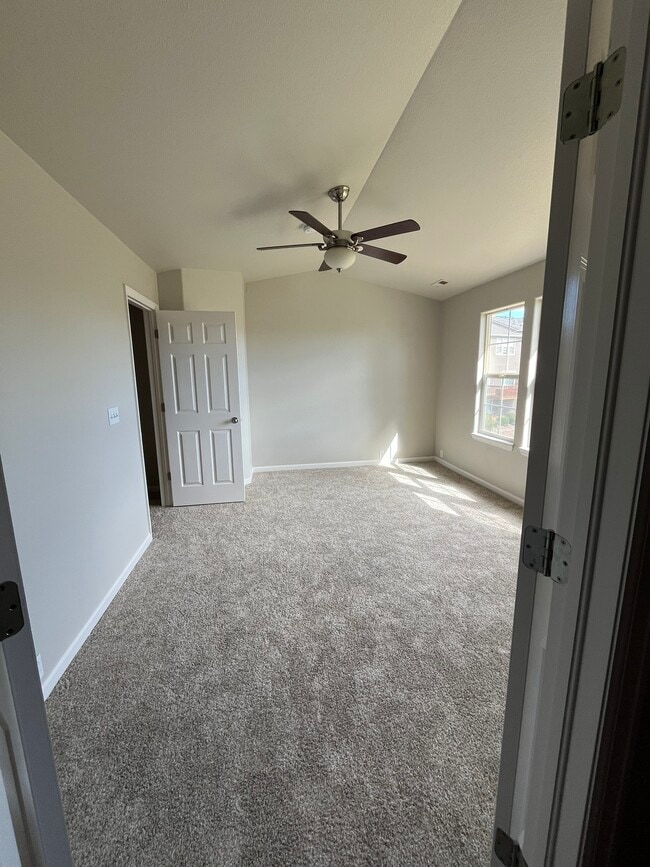 Building Photo - 1119 Yellow Dogwood Heights