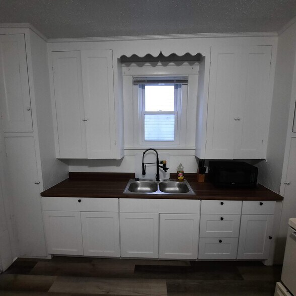 Building Photo - 756 Sullivant Ave