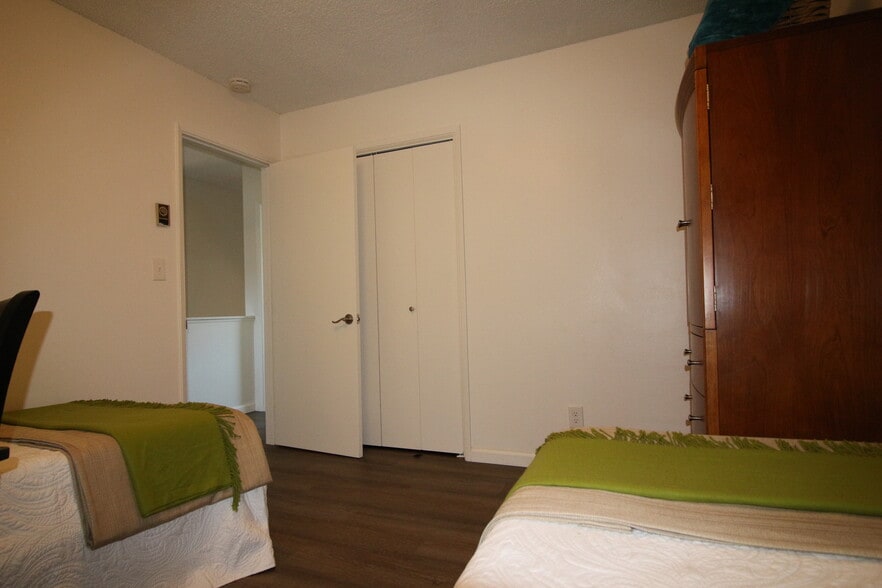 Building Photo - 1326 Galleon Way