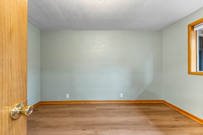 Building Photo - 2230 Jasper Way NW