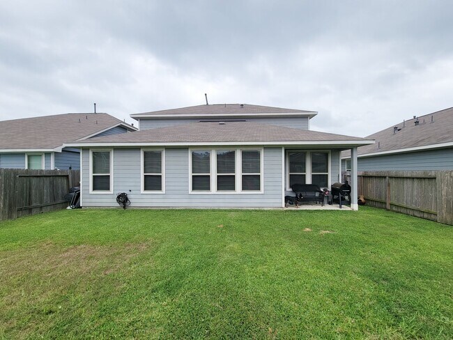 Building Photo - 24811 Crimson Pine Dr