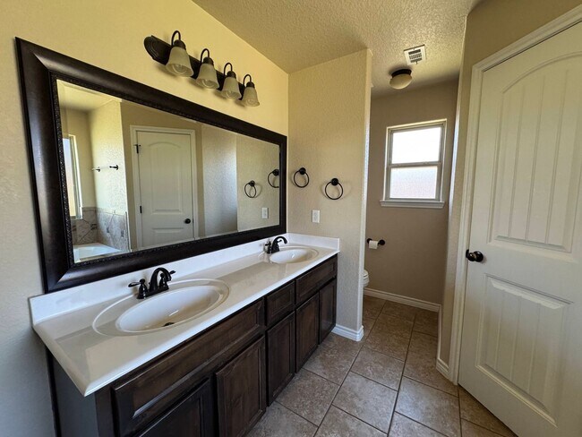 Building Photo - 6109 Newcastle Dr