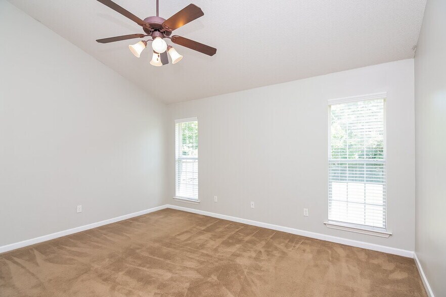 Building Photo - 13141 Sandbourne S