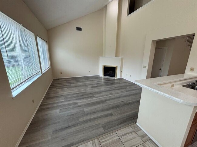 Building Photo - 10911 Grassmere Ct