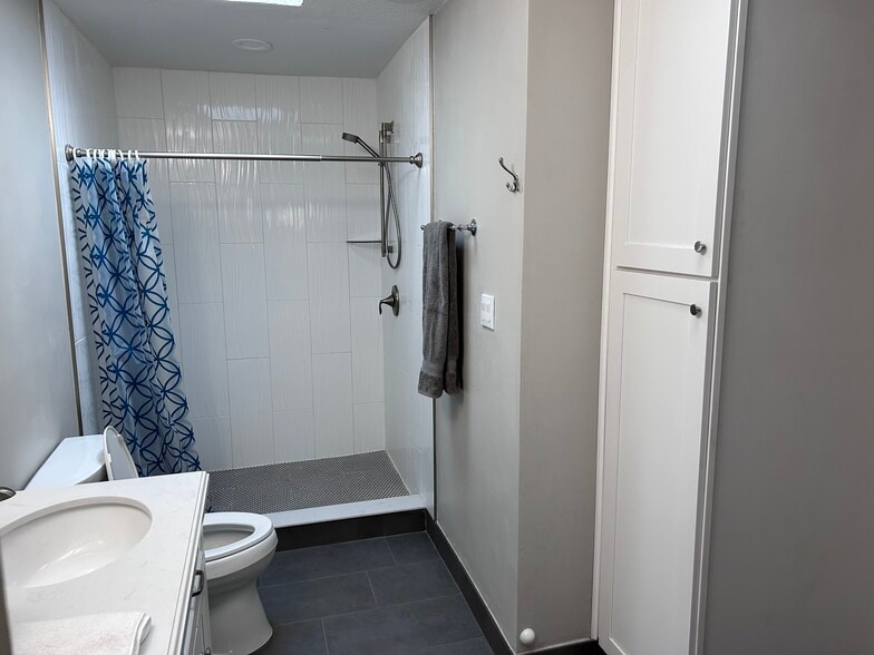 Building Photo - 8559 Pomelo Tree Ln