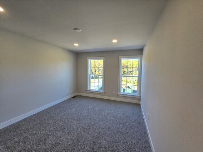 Building Photo - 903 Vaughn Ln