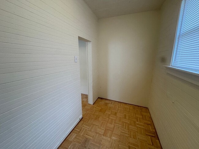 Building Photo - 5913 Vallejo St