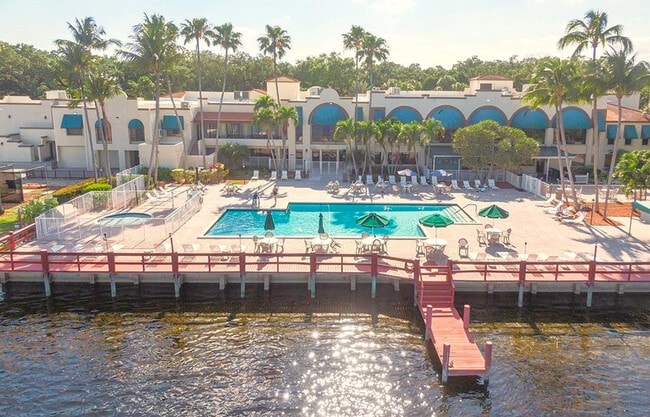 Building Photo - 9501 Seagrape Dr