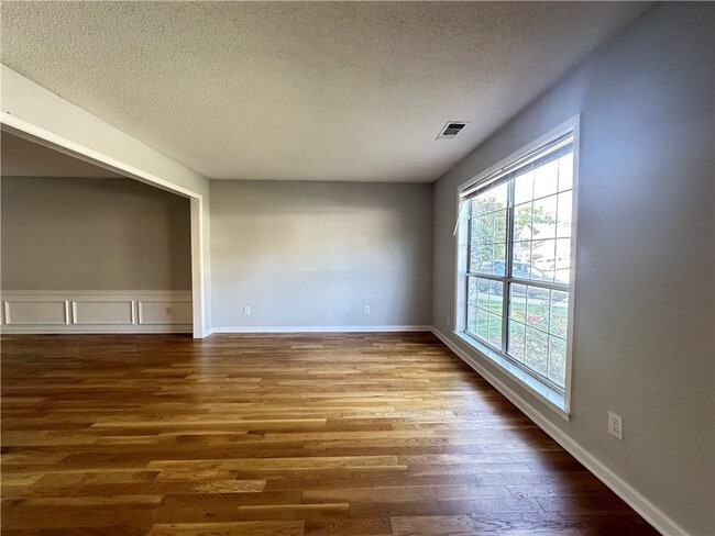 Building Photo - 11900 Carriage Park Ln