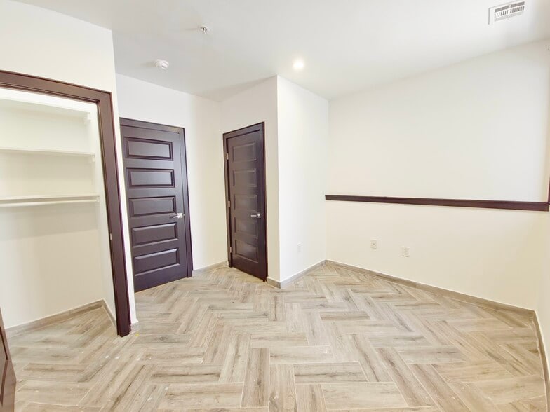 Building Photo - 519 N 38th St