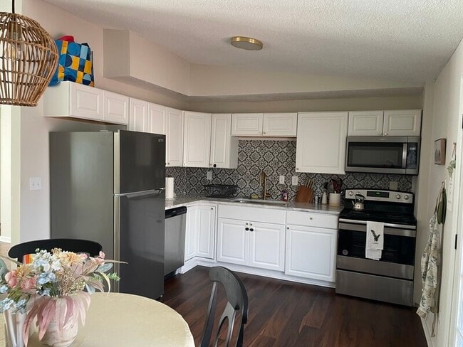 Building Photo - 101 Forestview Cir
