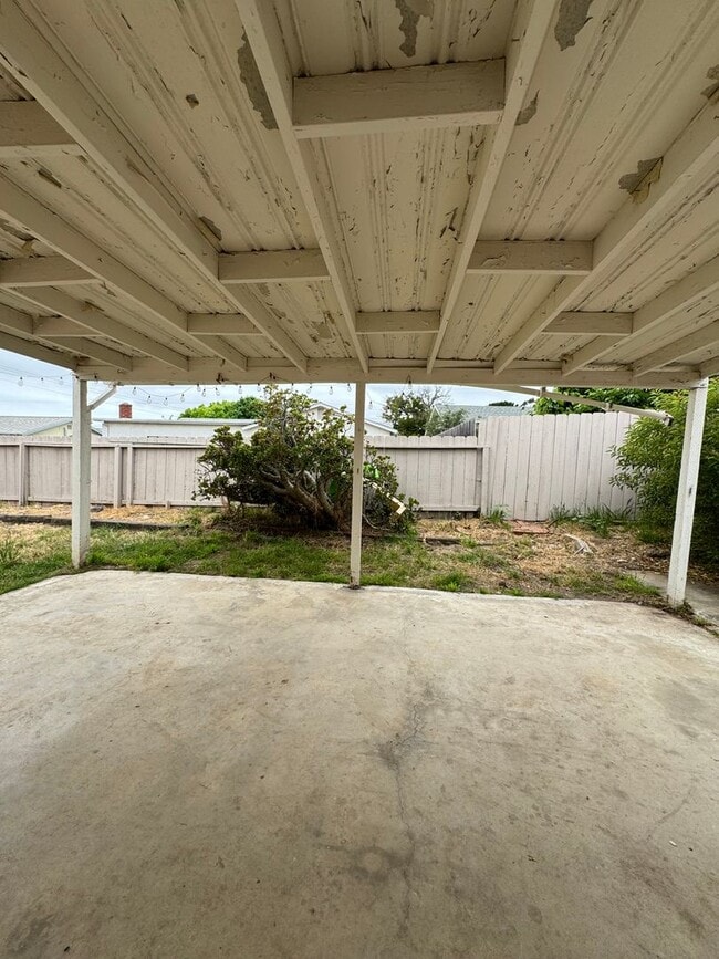 Building Photo - 3 Bedroom House on Tolowa Street