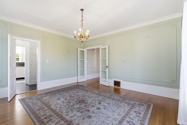 Building Photo - 501-503 Mandana Blvd