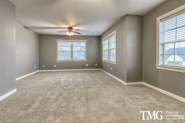 Building Photo - Stunning Home in Sought-After Ashley Heights!