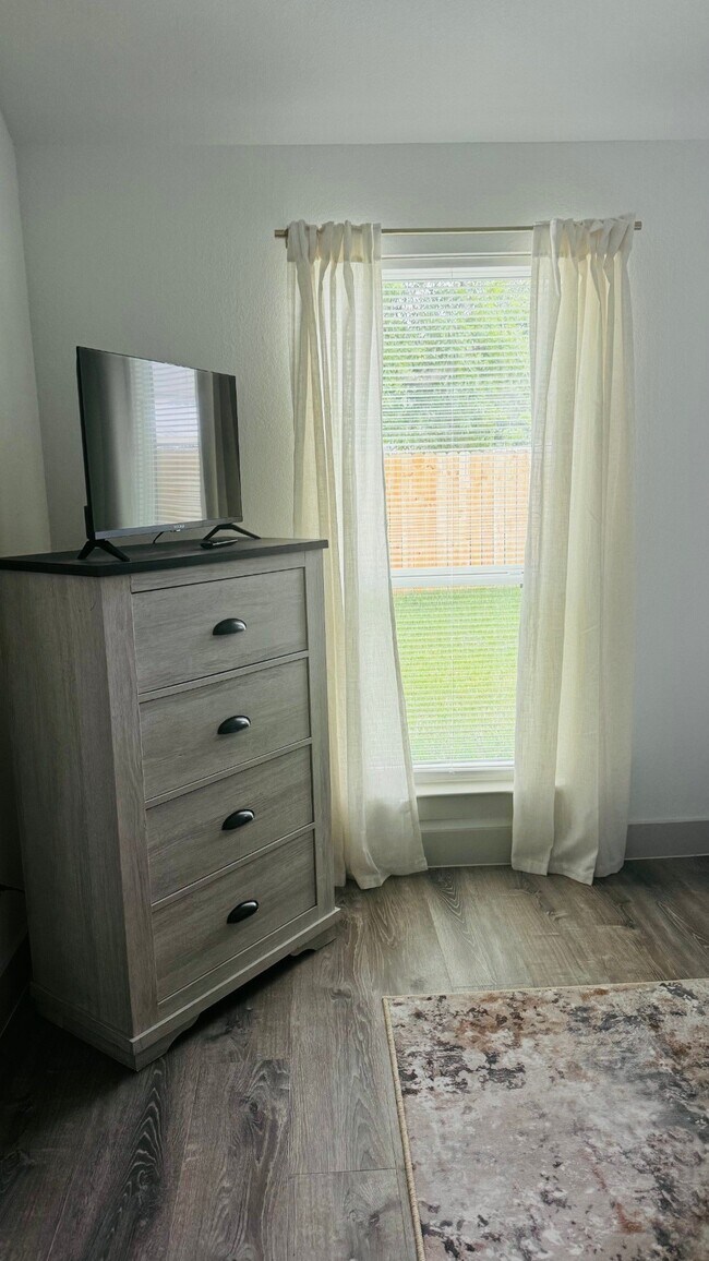 Building Photo - 9001 Nyssa St