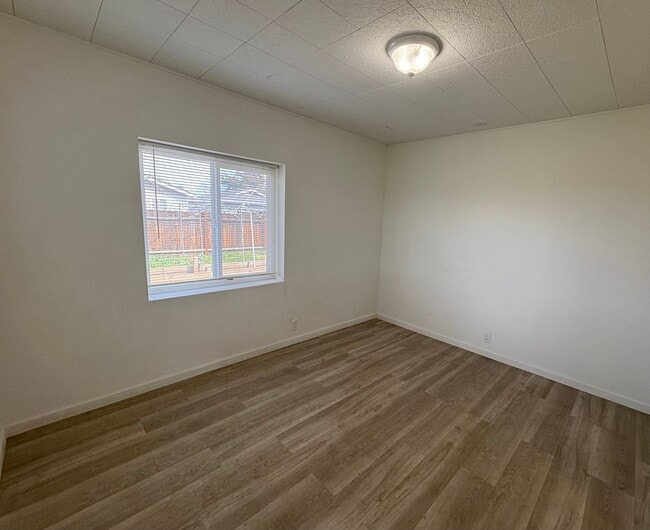 Building Photo - Country Like 2 Bedroom 2 Bath Single Story Home