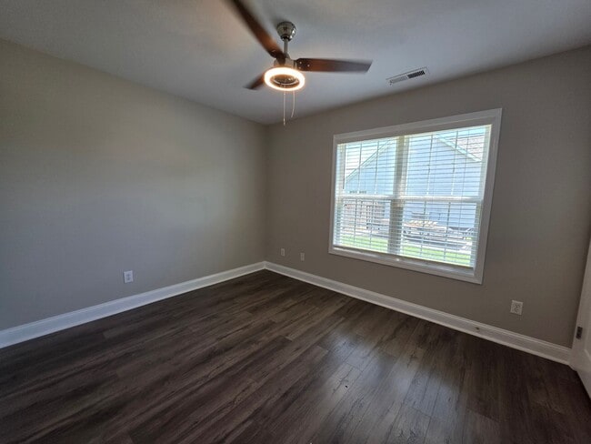 Building Photo - Spacious 4-Bedroom Bryan Farms Beauty with Bonus Suite, Large Fenced Yard & RV/Boat Parking!