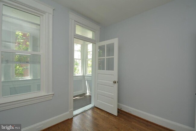 Building Photo - 1724 2nd St NW