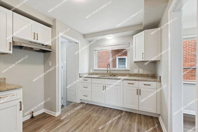 Building Photo - Completely Renovated 3-bedroo, 1.5-bathroo...