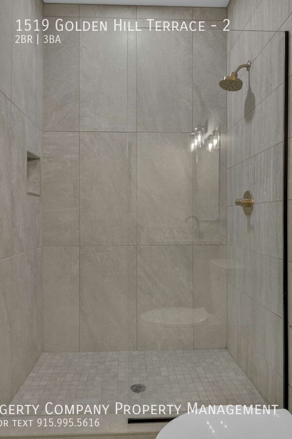 Building Photo - 1519 Golden Hill Terrace