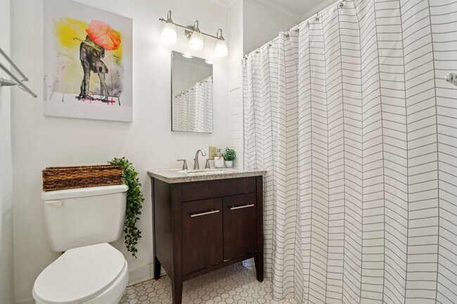 Building Photo - 205 Shearwater Ct W