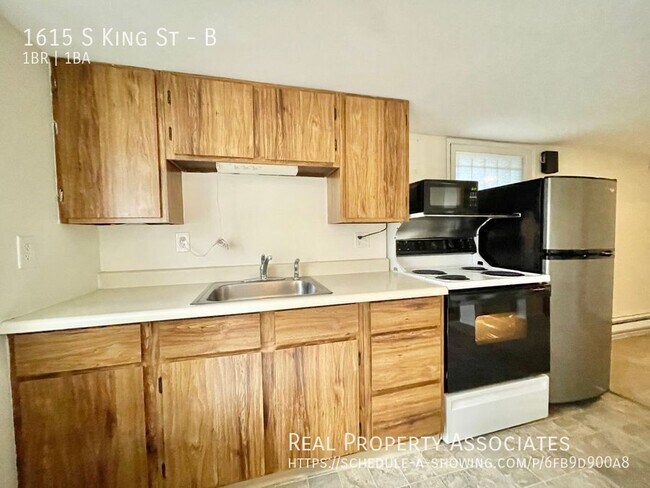 Building Photo - 1615 S King St