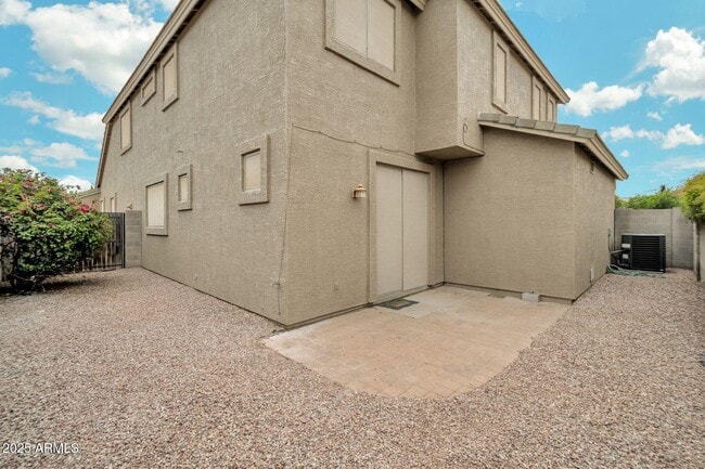 Building Photo - 5352 E Holmes Ave