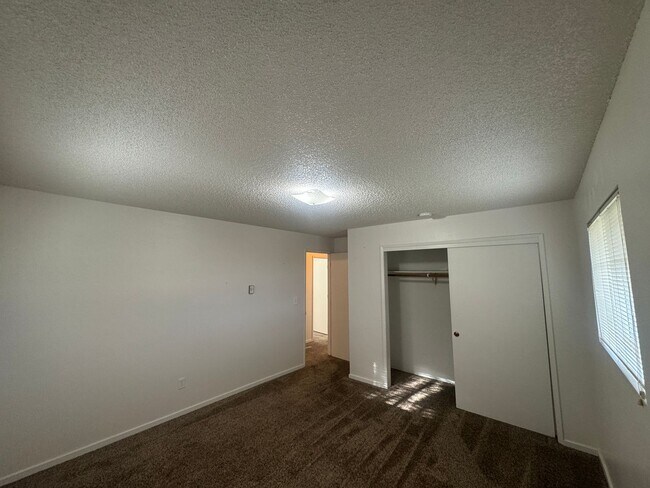 Building Photo - K301