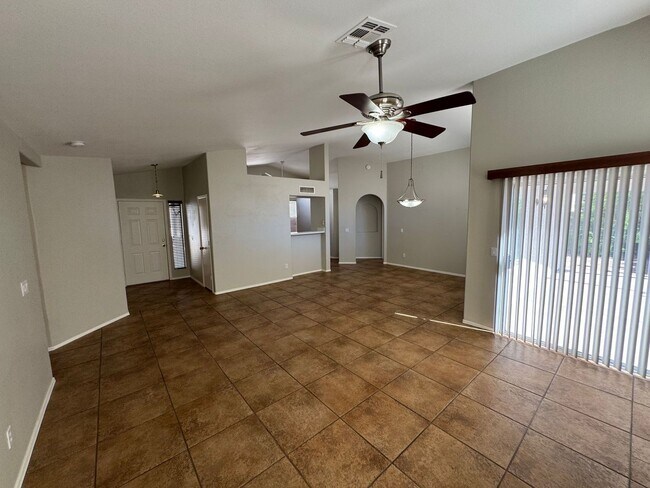 Building Photo - 3 Bedroom - 2 Bath - 1515 Sq. Ft. - in Gil...