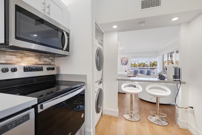 Building Photo - 20505 E Country Club Dr