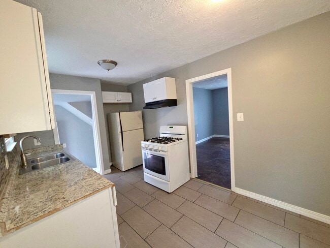 Building Photo - 20243 Westphalia St