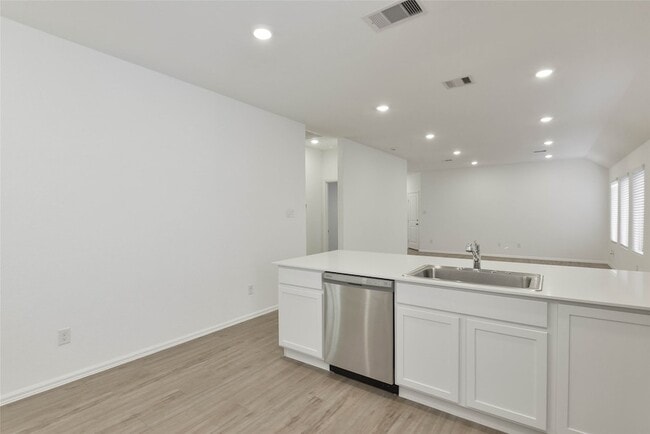 Building Photo - 1935 Barrett Gables Dr