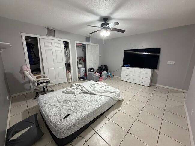 Building Photo - 309 Henthorne Dr